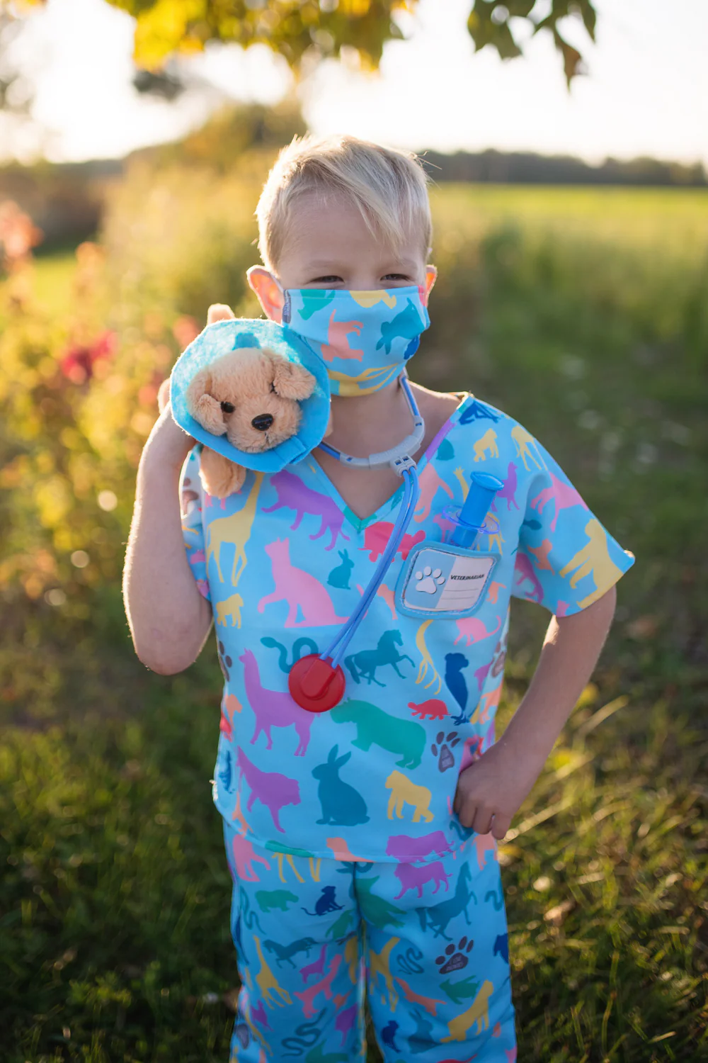 Conjunto de camisa, pantalón y accesorios de veterinario (7 piezas) .greatpretenders. Talla 5-6 - Imagen 8